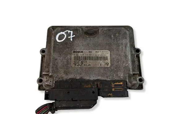 Alfa Romeo 147 Engine control unit/module 46784814 0281010332