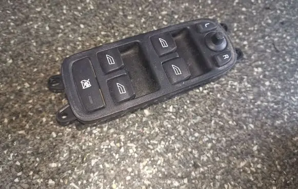 Volvo V50 Electric window control switch 30710787 30710788 30710789