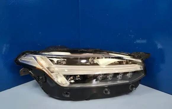 Volvo XC90 Headlight/headlamp 31655808 89915300