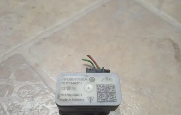 Porsche Cayenne (92A) Airbag deployment crash/impact sensor 7P0907508A