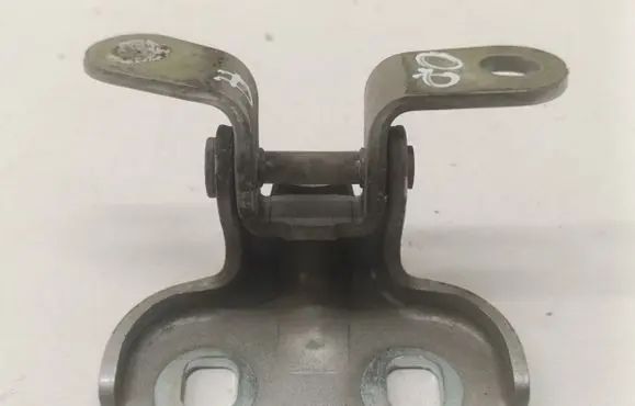Opel Crossland X Front door lower hinge 