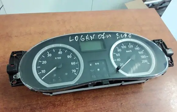 Dacia Logan I Speedometer (instrument cluster) 8200650539