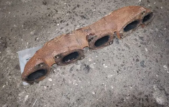 Opel Astra J Exhaust manifold