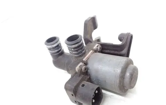 BMW 3 E36 Coolant heater control valve 8375443 1147412138