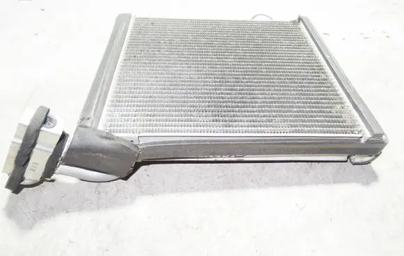 Toyota Avensis T270 Air conditioning (A/C) radiator (interior) 
