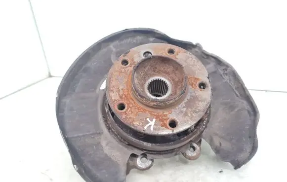 BMW 1 E81 E87 Rear wheel hub spindle/knuckle 6761579