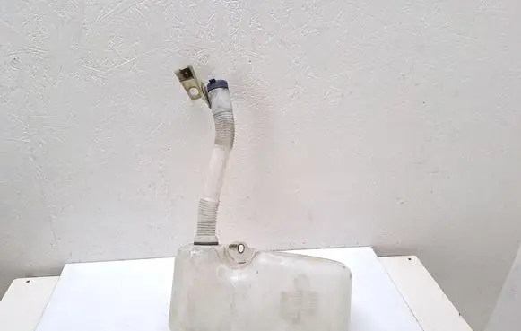 Windshield washer fluid reservoir/tank