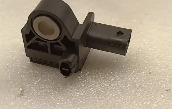 Chrysler Pacifica Airbag deployment crash/impact sensor 68245079AA 53328371 015C8