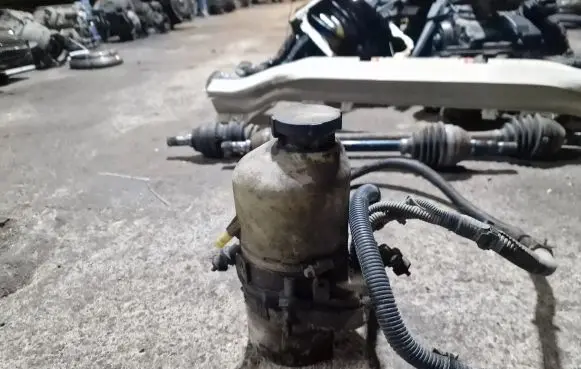 Opel Astra H Power steering pump