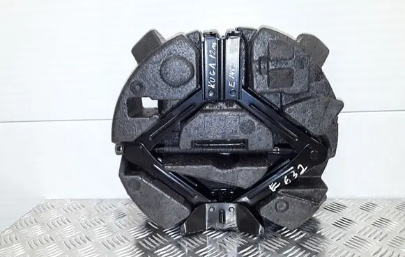 Ford Kuga II Tool set cj5417009af