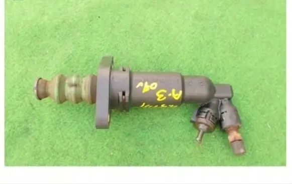 Audi A3 S3 8L Clutch slave cylinder 038145284