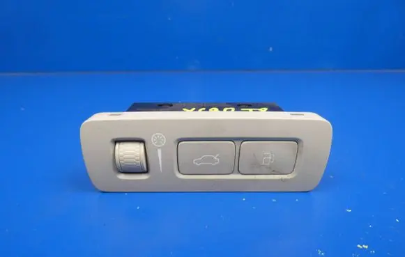 Volvo XC90 Tailgate/boot open switch button 31394546 15W495 T15490004101