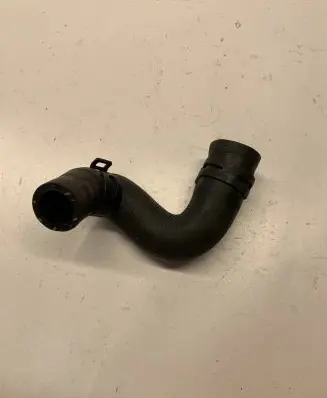 Mercedes-Benz C W204 Engine coolant pipe/hose