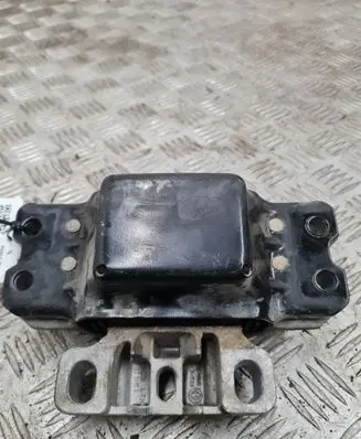 Skoda Octavia Mk2 (1Z) Engine mount bracket