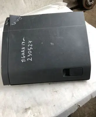 Volkswagen Tiguan Glove box 5NB857097