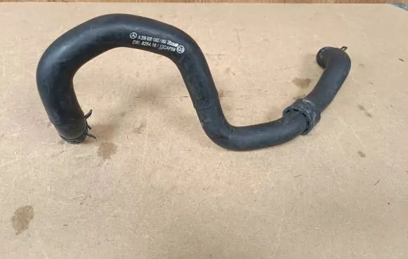 Mercedes-Benz GLC X253 C253 Engine coolant pipe/hose A2058301302