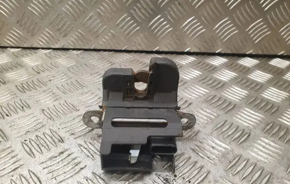 Volkswagen Golf V Tailgate/trunk/boot lock/catch/latch 3C9827645A