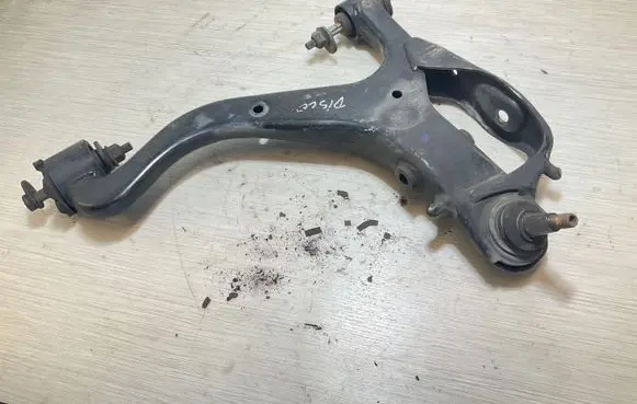 Land Rover Discovery 4 - LR4 Front lower control arm/wishbone