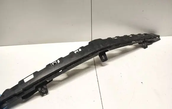Front bumper mounting bracket