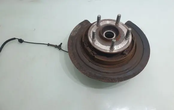 Dodge Durango III Rear wheel hub