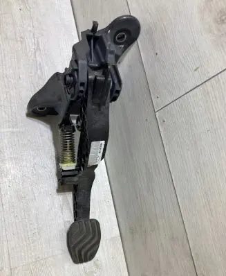 Clutch pedal