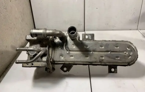 Volkswagen Golf Plus EGR valve cooler 038131513AD