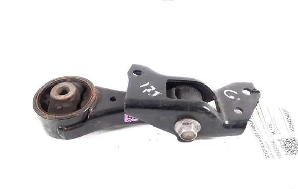 Toyota Yaris Engine mount bracket 12363-0Y040