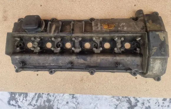 BMW 3 E36 Rocker cam cover 1738175