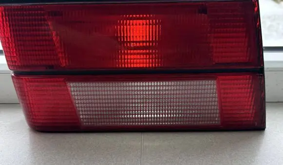 Tailgate rear/tail lights