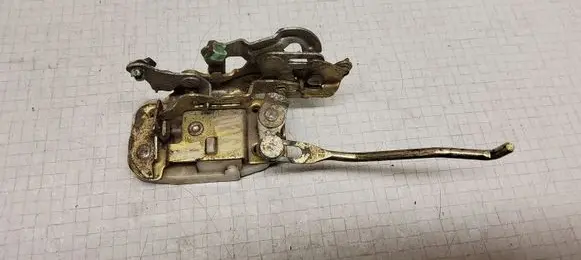 Mitsubishi Lancer Rear door lock
