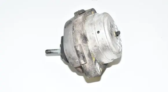 BMW X5 E53 Engine mount bracket 6758444