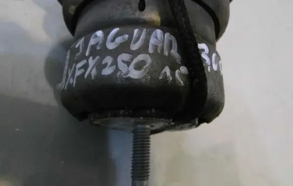 Jaguar XF X250 Engine mount vacuum valve 