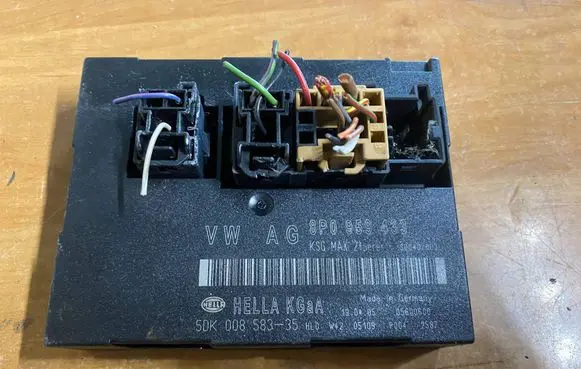 Audi A6 S6 C6 4F Comfort/convenience module 8P0959433 5DK00858335 05600600