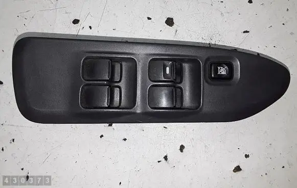 Mitsubishi Lancer Evolution Electric window control switch mr587878
