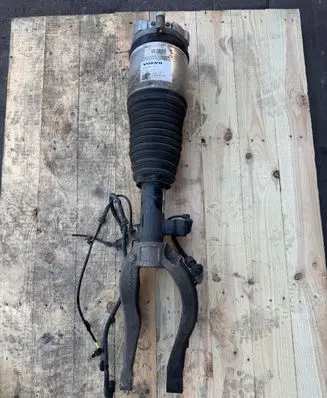 Volvo XC90 Front air suspension shock absorber 32269549