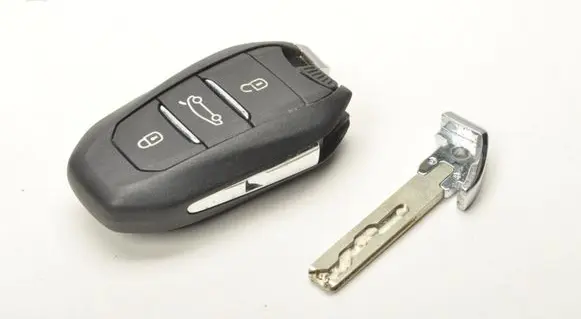Opel Mokka B Ignition key/card