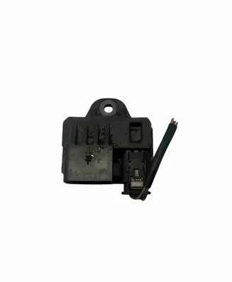BMW 5 F10 F11 Glow plug pre-heat relay 7810056