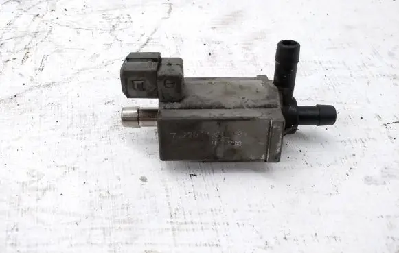 Jaguar XF X250 Turbo solenoid valve 72268701