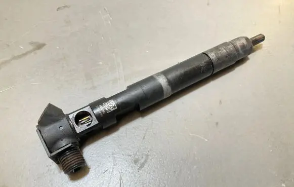 Mercedes-Benz Sprinter W906 Fuel injector A6510703087