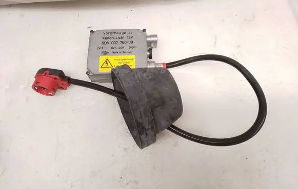 BMW 5 E39 Headlight ballast module Xenon 5DV00776009