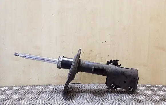 Toyota Avensis T270 Front shock absorber/damper 4851005371