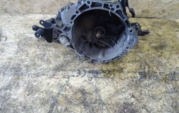 Manual 5 speed gearbox