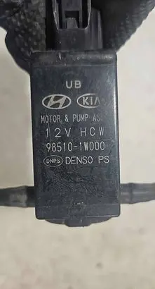 Hyundai i30 Windscreen/windshield washer pump 985101W000