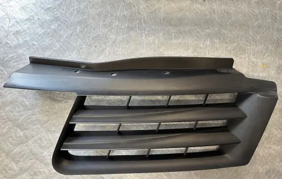 Renault Espace - Grand espace IV Front bumper upper radiator grill G000173881