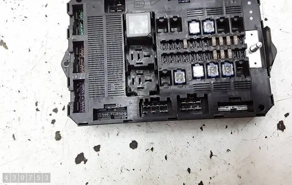 Jaguar XF Fuse box set BX2314B476AA 7370030730