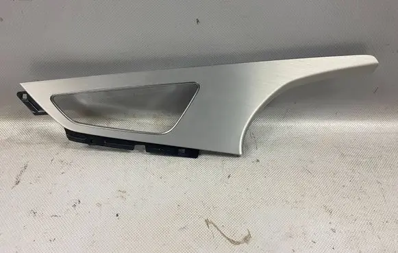 Audi Q7 4M Front door trim bar 4M0867101K