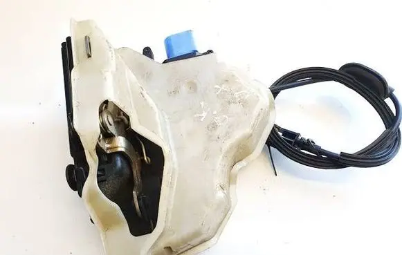 Volkswagen Golf Plus Rear door lock 7L0839015