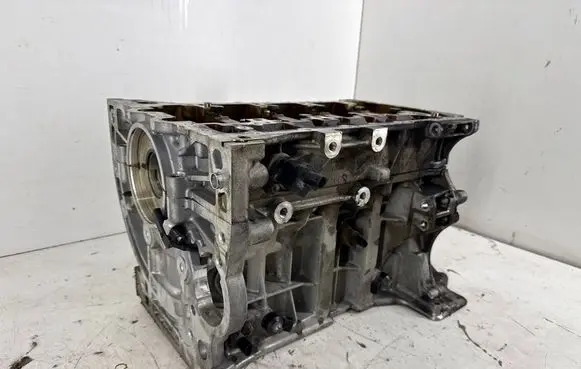 BMW X1 E84 Engine block 7587604 251281800