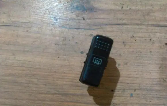 Mitsubishi Galant Eterna Windscreen/window heater switch