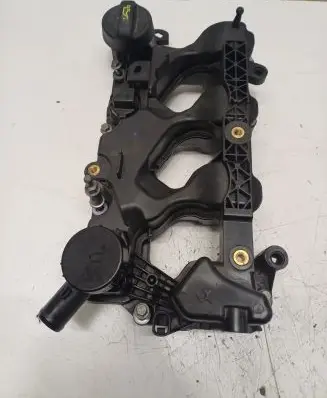 Toyota ProAce City Rocker cam cover P1001845